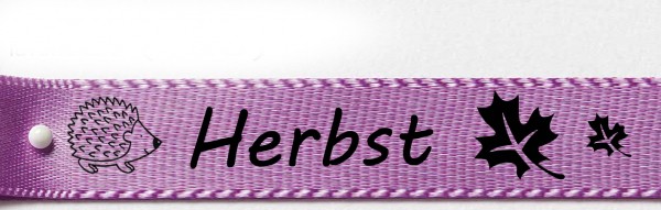 Herbstband aus Doppelsatinband lavendel mit Herbstmotiven und Schriftzug