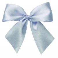 Fertigschleifen aus doppelseitigem Satinband, hellblau mit 2 Flügeln: 25 Stück in Klarsicht-Box. Maße: von Flügel zu Flügel: ca. 10 cm Fertigschleifen aus doppelseitigem Satinband, hellblau mit 2 Flügeln: 25 Stück in Klarsicht-Box. Maße: von Flügel zu Flügel: ca. 10 cm
