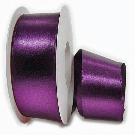 Satinband SINFINITY, violett: 38mm breit / 25m-Rolle, mit feiner Webkante.