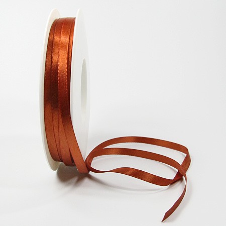 Satinband SINFINITY, mocca: 6mm breit / 50m-Rolle, mit feiner Webkante.